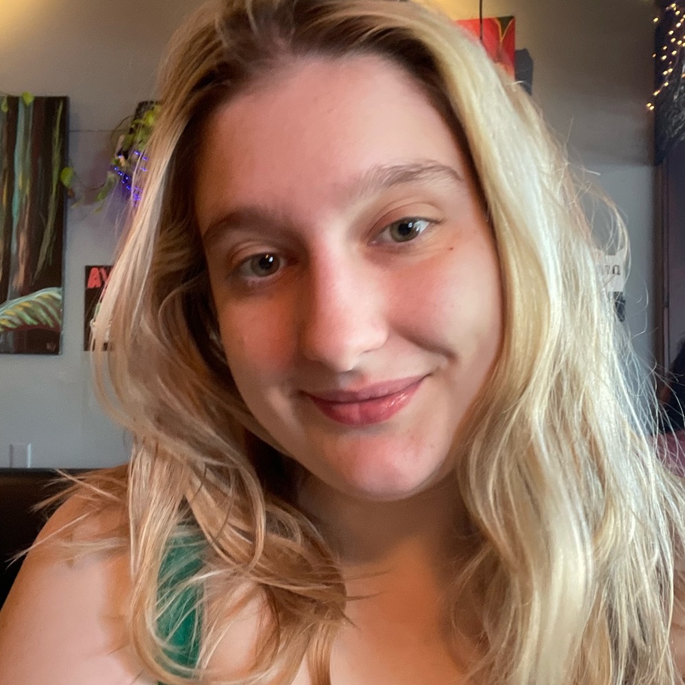 Meet your Posher, Julia
